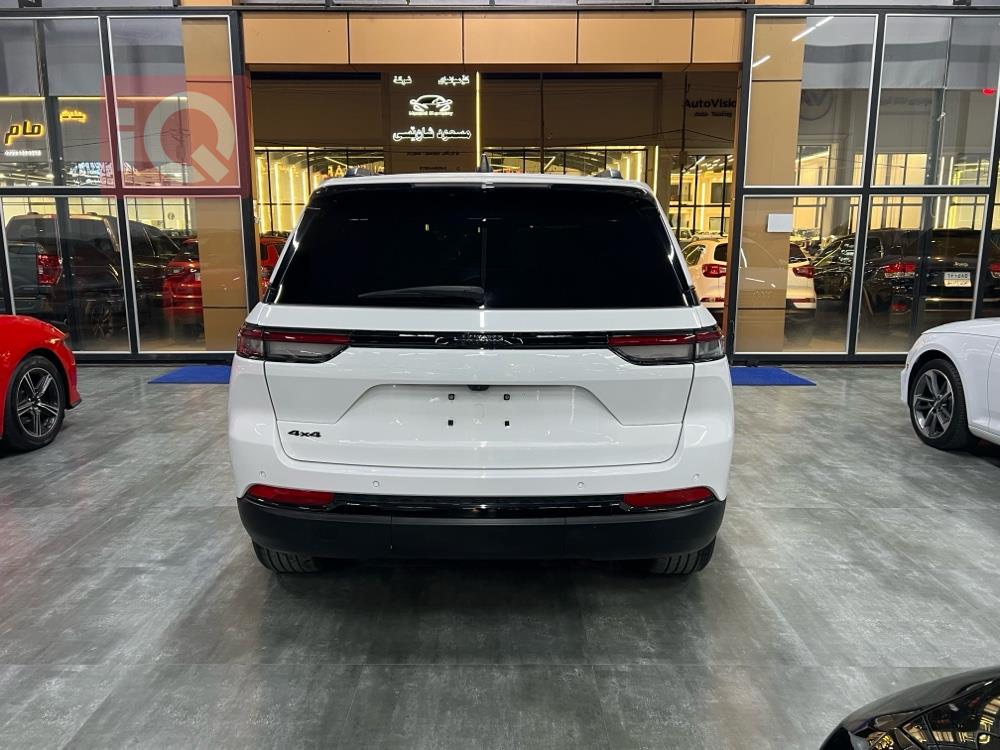 جیپ گراند شیرۆکی